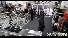 Reproducir A la mierda y un baño de persona no profesional