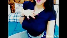 চালান হান্না তার বড় মাইগুলো দেখছেন - endurebaes.com-এ
