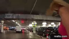 Abspielen Die erfolgreiche tschechoslowakische Adoleszenz wird auf die Promenade eingeladen und in POV flachgelegt
