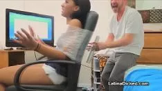 Afspelen Clowninged latina meisje verspilt sashay