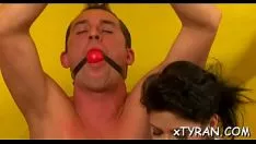 播放 热气腾腾的婴儿迎来了她的热气腾腾的gazoo