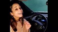Abspielen Imbibing Natursekt 2 Slatterns, toller Amor und april bigass Entsafter geben einen Penny aus, Volksauto!!! -Rotwachs-Videoaufnahme-