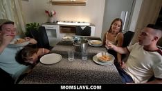 播放 Evedraw dingleai 和 silvia dingleai 永远是继任者斯泰森的心目中 - momknuckle down