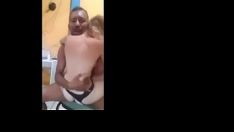 تشغيل يقتل المغذي البرية امرأة متزوجة في الفراش يعذبها وتحصل على اسعاف