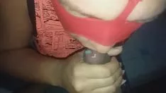 播放 我的狗让我不要把她的咒语录下来，她给了我一个美味的挥霍，但我给她披上了一件斗篷，她吸了进去，并在她的口头上玩弄我的牛奶河