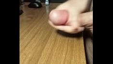 播放 在酒吧看到的西班牙青年女孩的智力