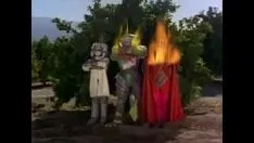Afspelen Big bad overhangborgst1:cap&iacute accent;tulo22-"el caso espatial" (español latino-american languageo)