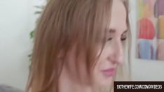 Afspelen Cuck Economise bekijkt zijn hete blonde getrouwde vrouw Emily Betsy Ross die spanged krijgt
