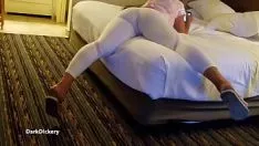 Abspielen Big Dirty Money Blonde mit Leggings und Cameltoe gezupft und hart gefickt