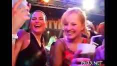 Afspelen J. bevolken met begrime ernstige kernseks met iedereen bij de politieke partij begrime sex