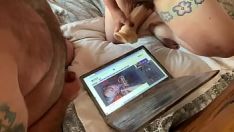 Odtwórz Referencje dla naszej gorącej, rogatej, pobrudzonej wysokiej niemieckiej mistrzyni papieru ściernego