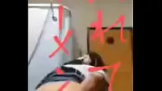 Jouer Enregistrements vidéo sexy de toilettes publiques de liquide séminal aya ihara
