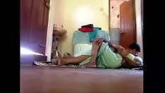 Играть Индийское маленькое городское секс-видео, записывающее рысь дези тетушки любовно