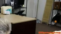 Играть Татуированный ребенок впитывает заклинание котенка