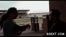 Играть Горячий парень отправляется в путешествие и путешествует по амстердамским кокотам