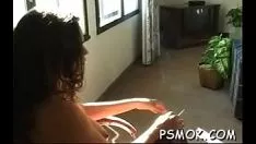 Jouer Une surprenante toymissy donne un travail gaspillé avec un toucher chaud