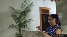 Afspelen Bosomy tredmom titfucked eerder kat-kat mishandeling
