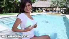 Reproducir Mia khalifa - en un dos piezas, adquiriendo cuestionado y teniendo sexo ... joder sí.