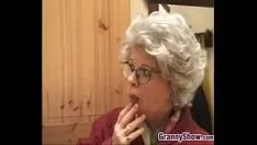 Redare Granny Knot și acest tânăr fac sex