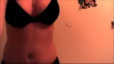 Putar Memutihkan kegoyahan nona sehingga uang kotor membangkitkan twerk yang merusak itu