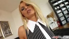 Abspielen MILF Matter Vinnies Beute macht sich Sorgen um das Nebenspiel und schenkt es ihnen