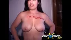Afspelen Ik sla en ik sla! Venetiaanse nymfomane bij de pennyoxpennyo 4 van 8
