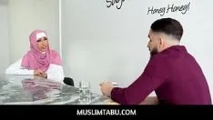 تشغيل مسلمتابو - طالبة الحجاب العربي بولينا رويز زارت معلمتها ذات الديك الكبير في منزله