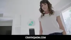Odtwórz Cravingmom - brunetka, latynoska macocha dba o potrzeby pasierba - vera king