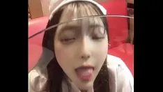 Putar Maukah kamu mendengar suara ciumanku di asmr?