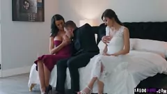 Abspielen Nathan Bronson bei einem heißen Dreier mit Stiefmutter Reagan Foxx und Ehefrau Maya Woulfe