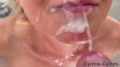 Afspelen Euro Milf's Intense Blow Job & Handjob met met sperma gevulde mond