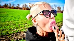 Play Blonde Cutie's Public Blowjob: Cummy Facial in the Fields