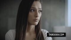Putar Brunette Teen Slut Jaye Summers dalam pertemuan hardcore yang intens