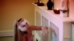 Redare Cosplay Milf ia cocoș mare în ciorapi: muie, cowgirl și facial