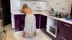 تشغيل Desi MILF STEPM-MOM يحصل على مؤخرتها الممتدة في مشهد شرجي ساخن
