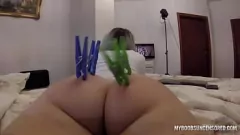 Oynat Pov kıç oyun ve spanking ile mükemmel Avrupa göt üzerinde kıyafet mandalları