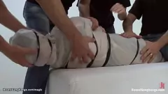 Putar Dominika Phoenix mendominasi pesta gangbang