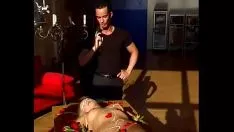 Redare Suferiți-vă la o cină de la și astfel interior o personificare